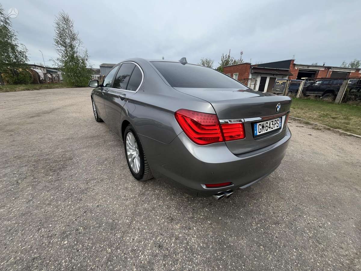 BMW 730, 3.0 l., Седан