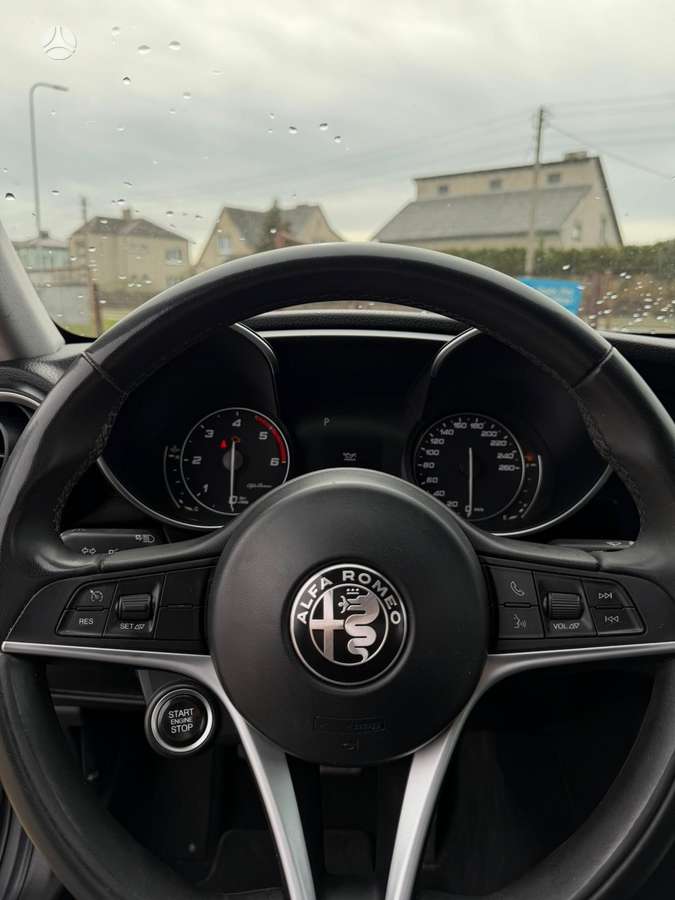 Alfa Romeo Giulia, 2.1 l., Седан