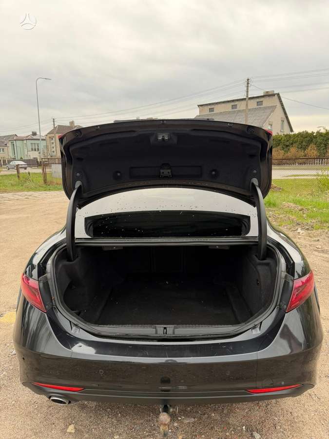 Alfa Romeo Giulia, 2.1 l., Седан