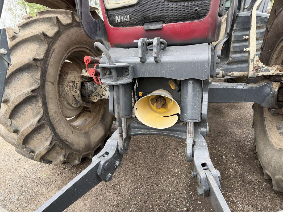Valtra N141, tractors