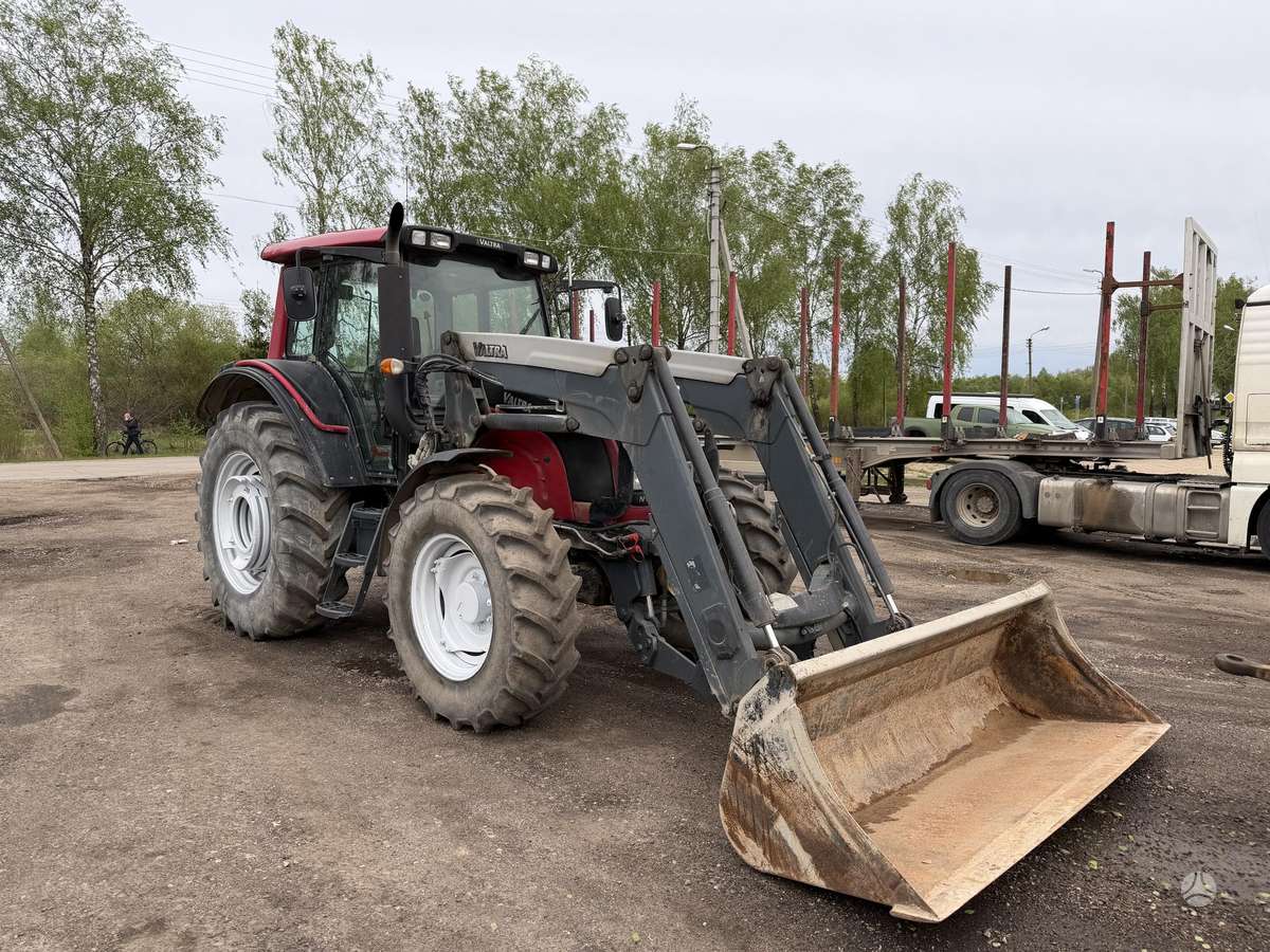 Valtra N141, traktoriai
