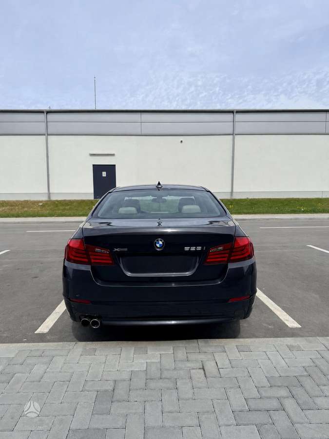 BMW 528, 2.0 l., Седан