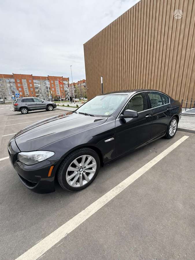 BMW 528, 2.0 l., Седан