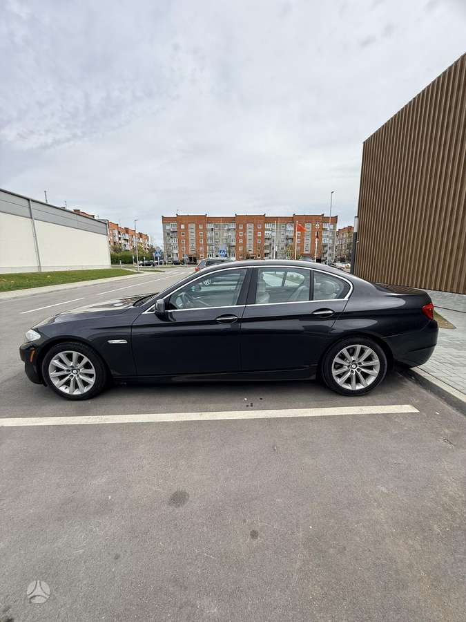 BMW 528, 2.0 l., Седан