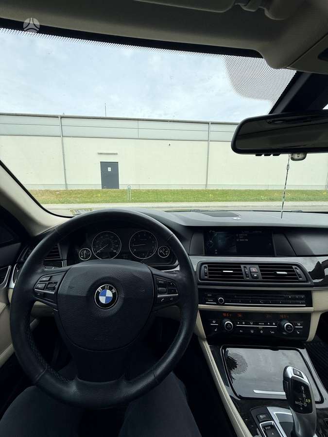 BMW 528, 2.0 l., Седан