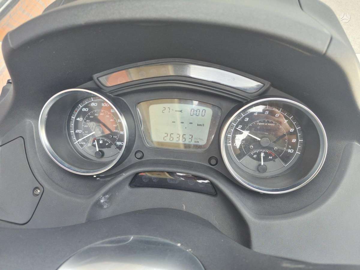 Piaggio MP3 350cc, scooters / mopeds