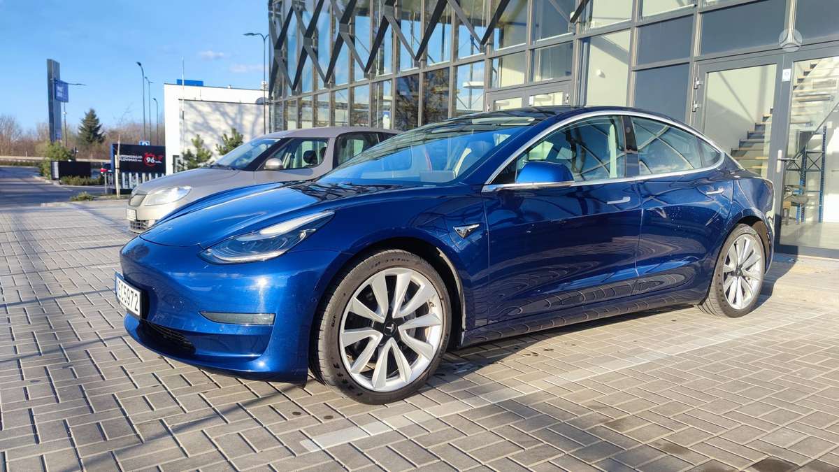 Tesla Model 3, 81 кВт·ч, Хэтчбек