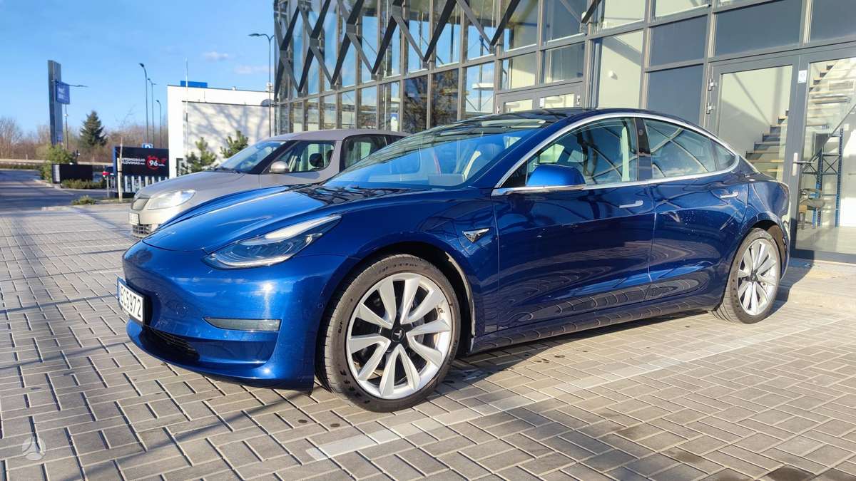 Tesla Model 3, 81 kWh, hatchback