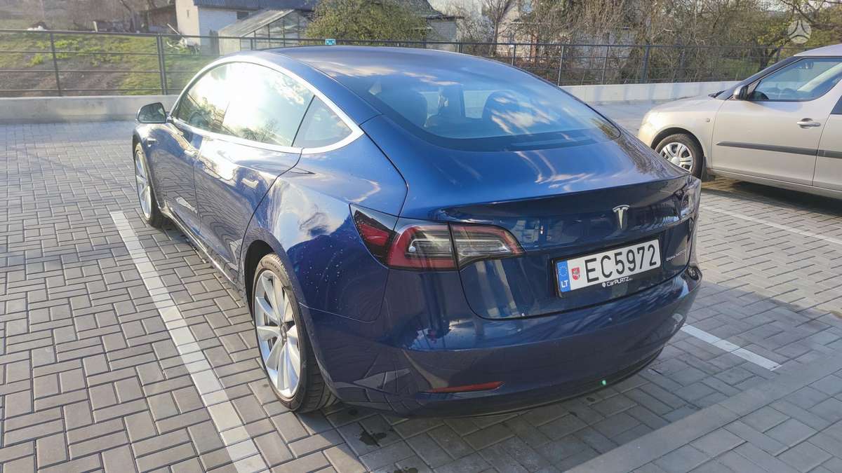 Tesla Model 3, 81 кВт·ч, Хэтчбек