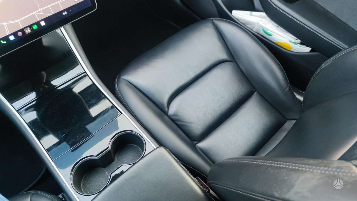 Tesla Model 3, 81 kWh, hatchback