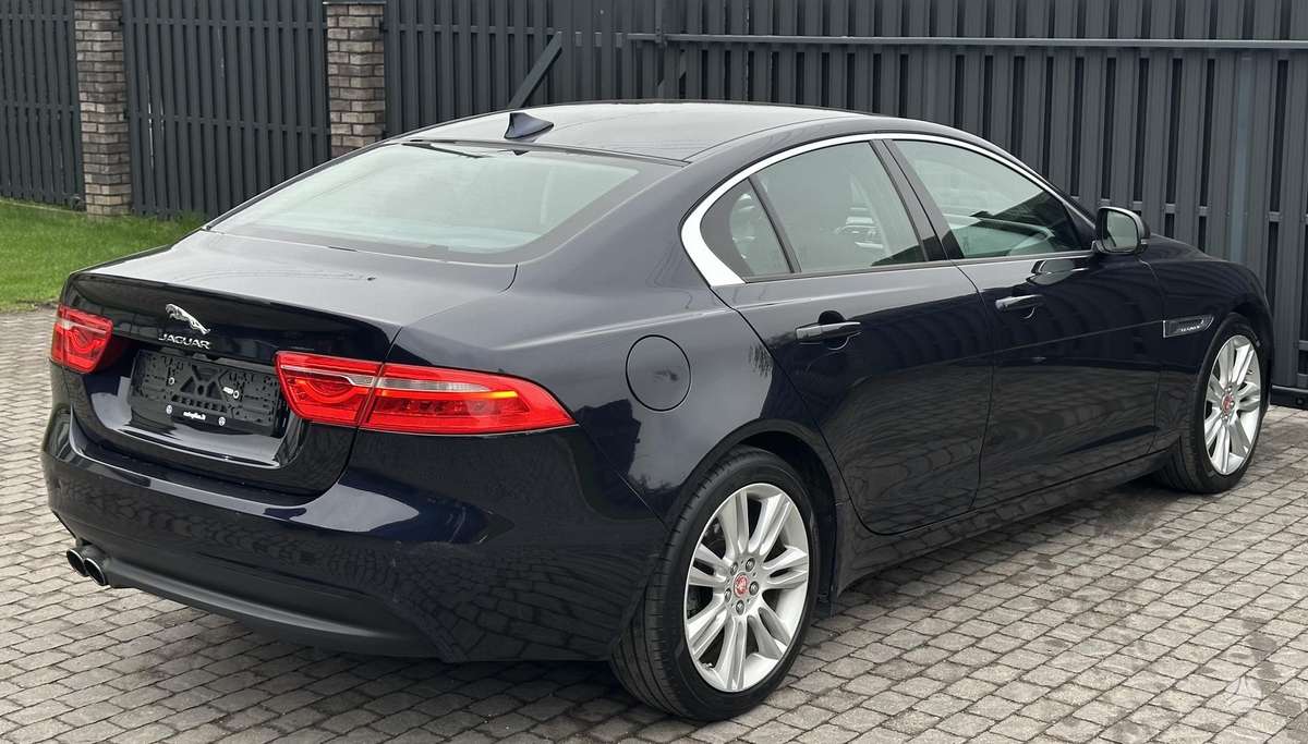 Jaguar XE, 2.0 l., Седан