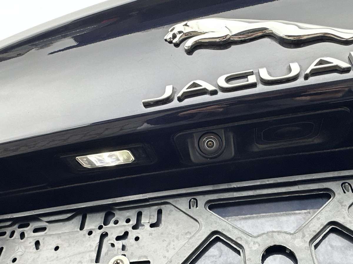 Jaguar XE, 2.0 l., Седан