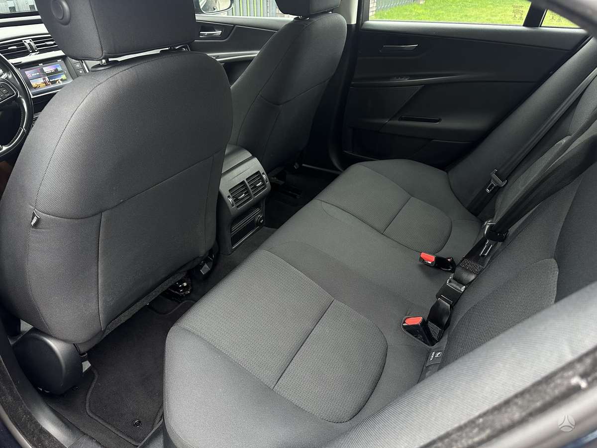 Jaguar XE, 2.0 l., Седан