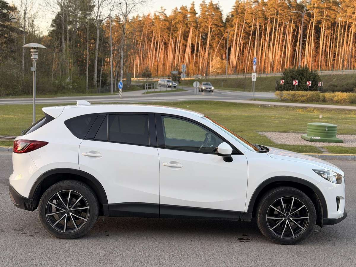 Mazda CX-5, 2.2 l., off-road / crossover