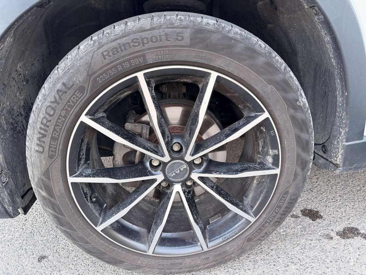 Mazda CX-5, 2.2 l., off-road / crossover