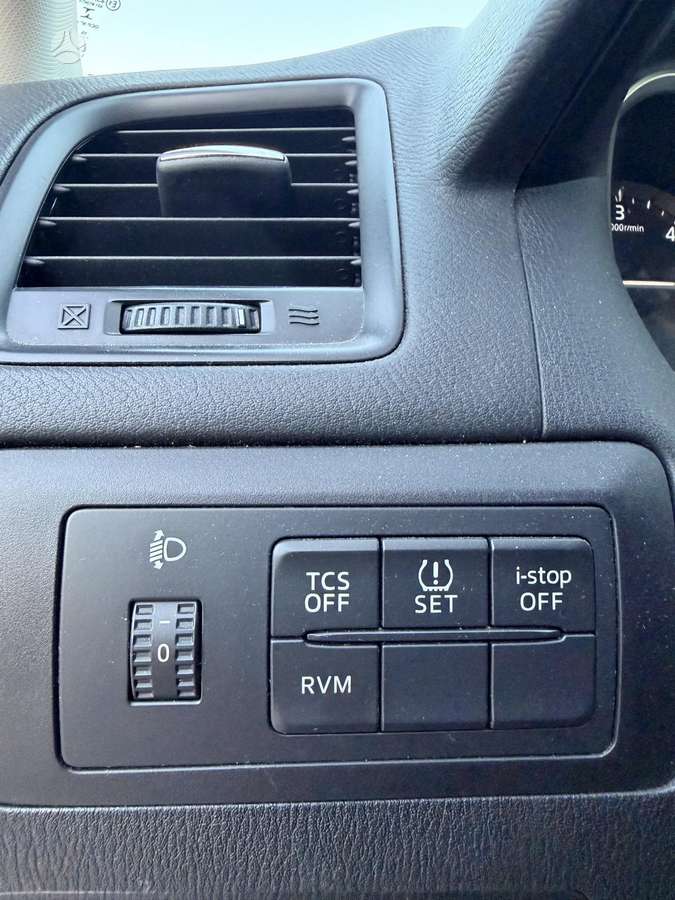 Mazda CX-5, 2.2 l., off-road / crossover