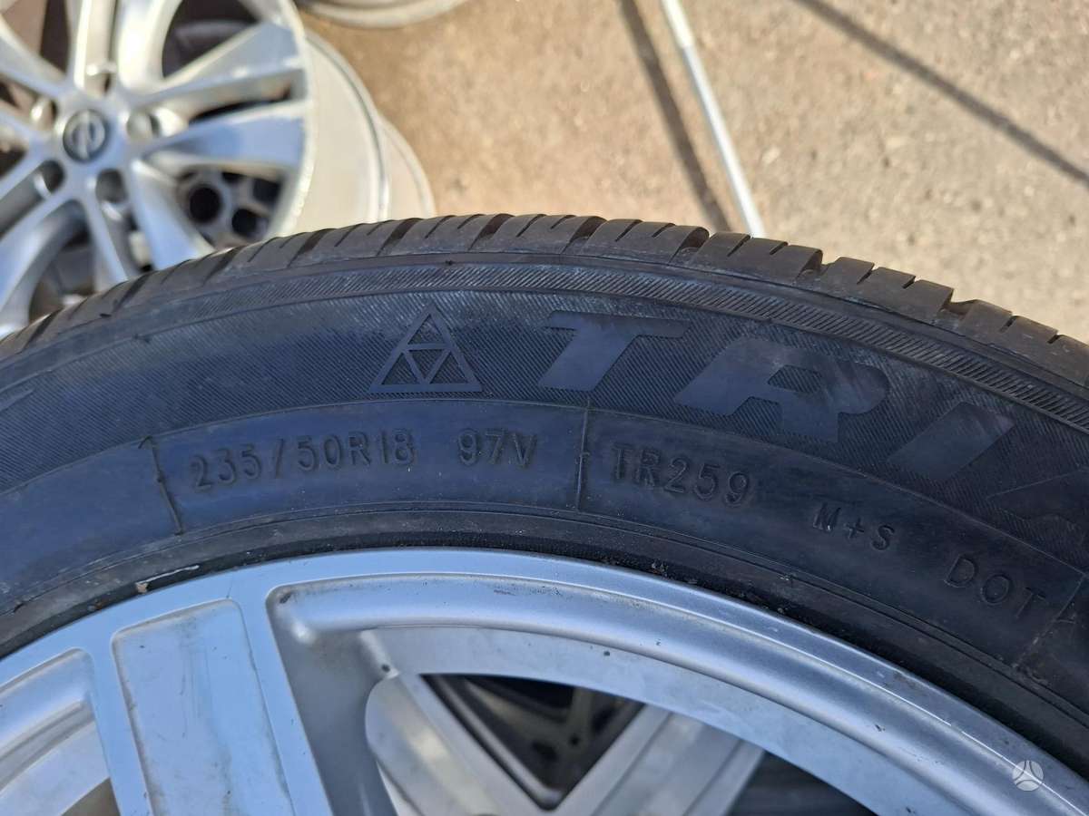Triangle, summer 235/50 R18
