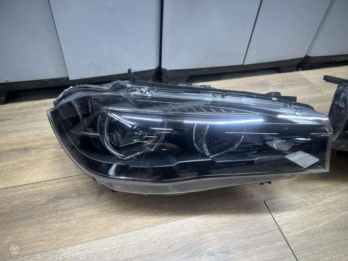 BMW X5 gaismas