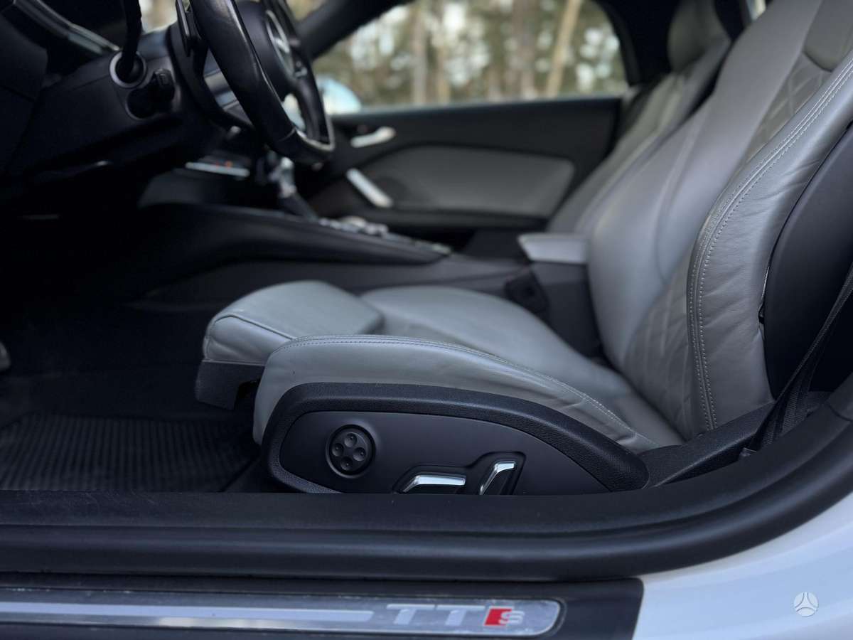 Audi TT, 2.0 l., convertible