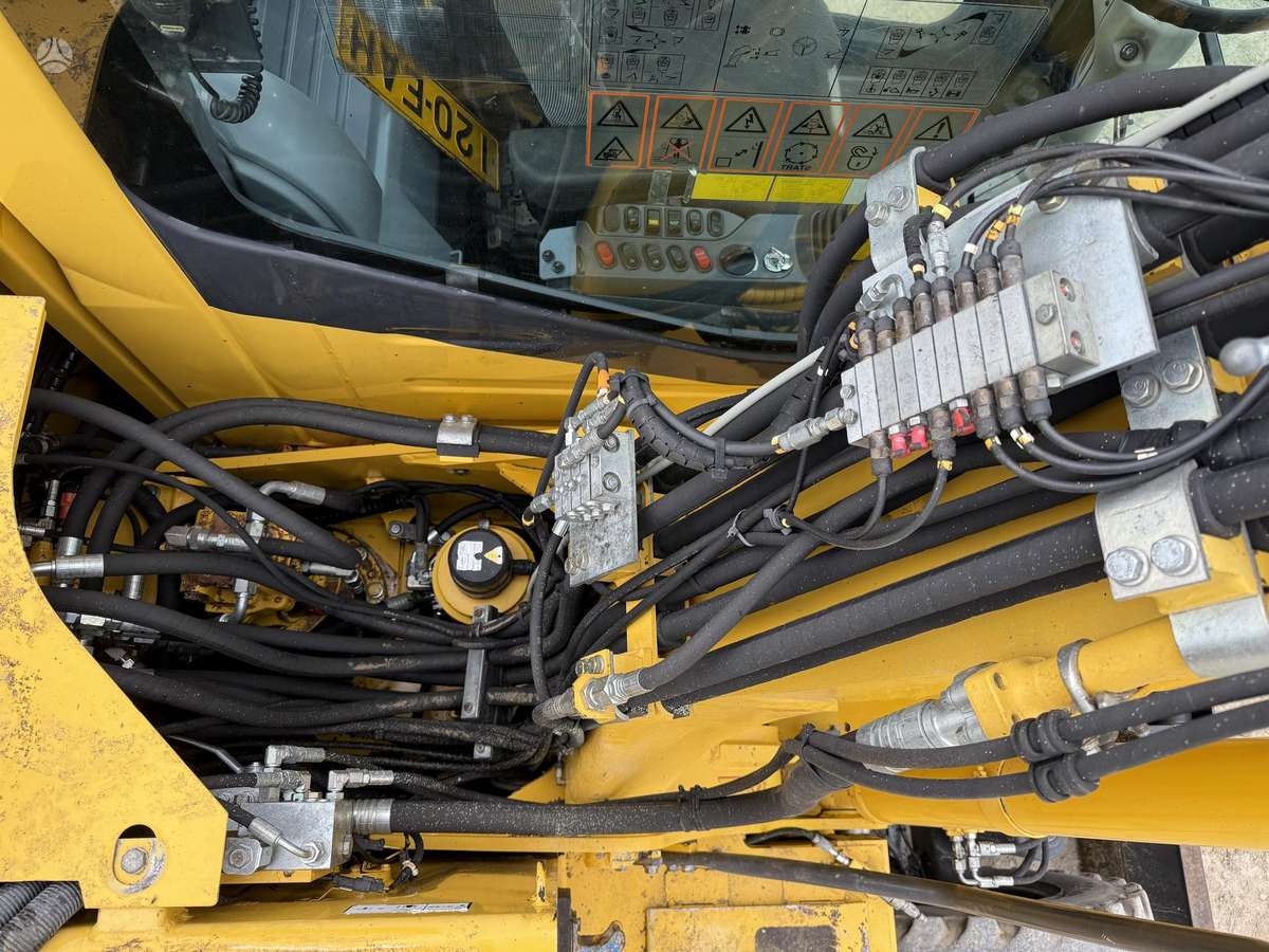 Komatsu PW 148-8 ROTOTILT, экскаваторы