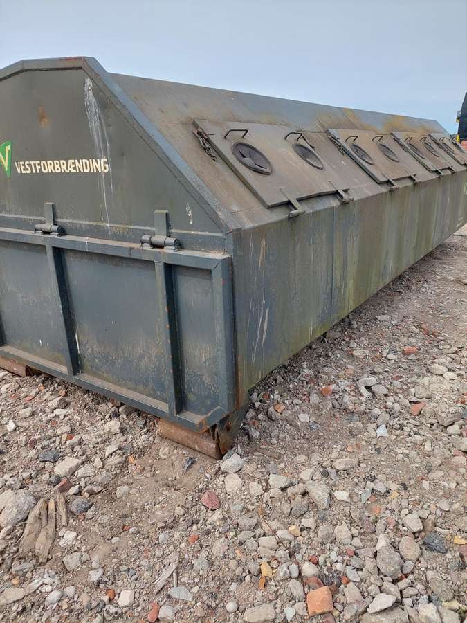 ABG A, waste containers