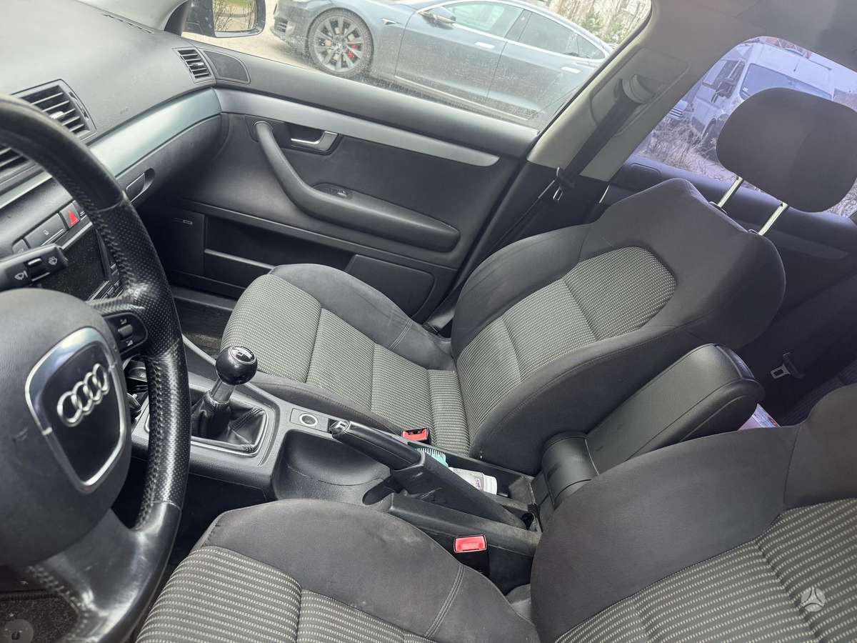 Audi A4, 2.0 l., Седан