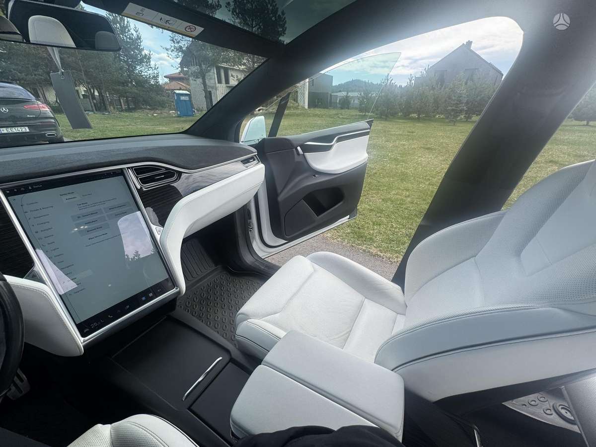 Tesla Model X, 90 kWh, off-road / crossover