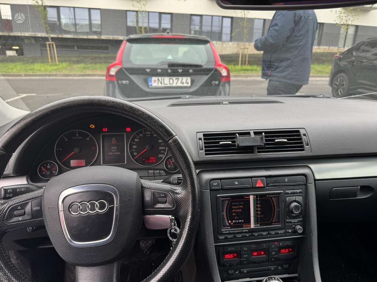 Audi A4, 2.0 l., Седан