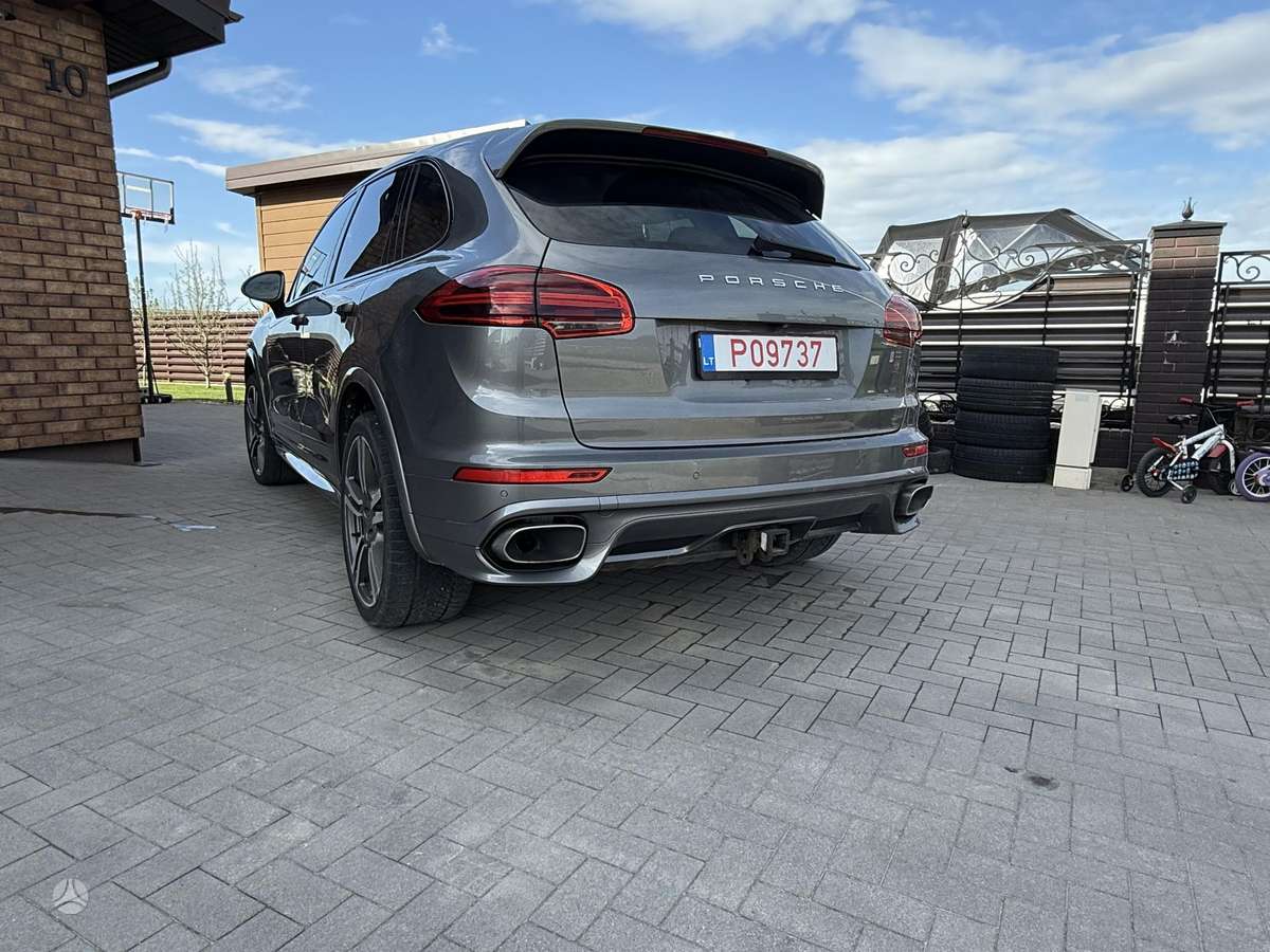 Porsche Cayenne - 3