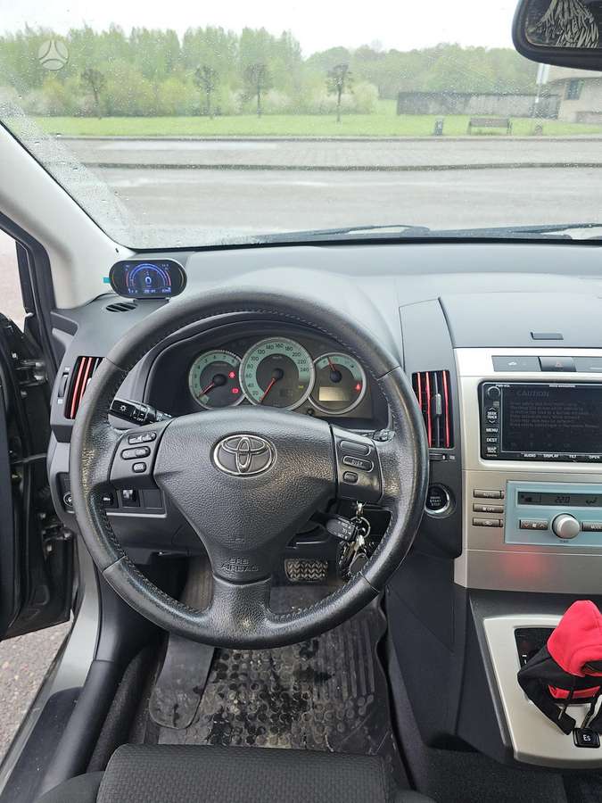Toyota Corolla Verso - 9