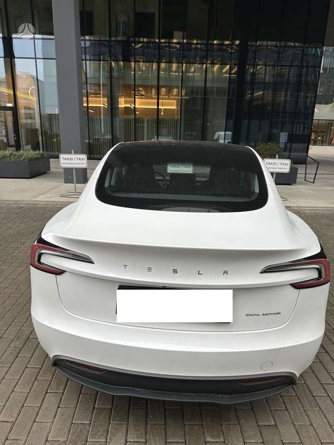 Tesla Model 3, 82 кВт·ч, Седан