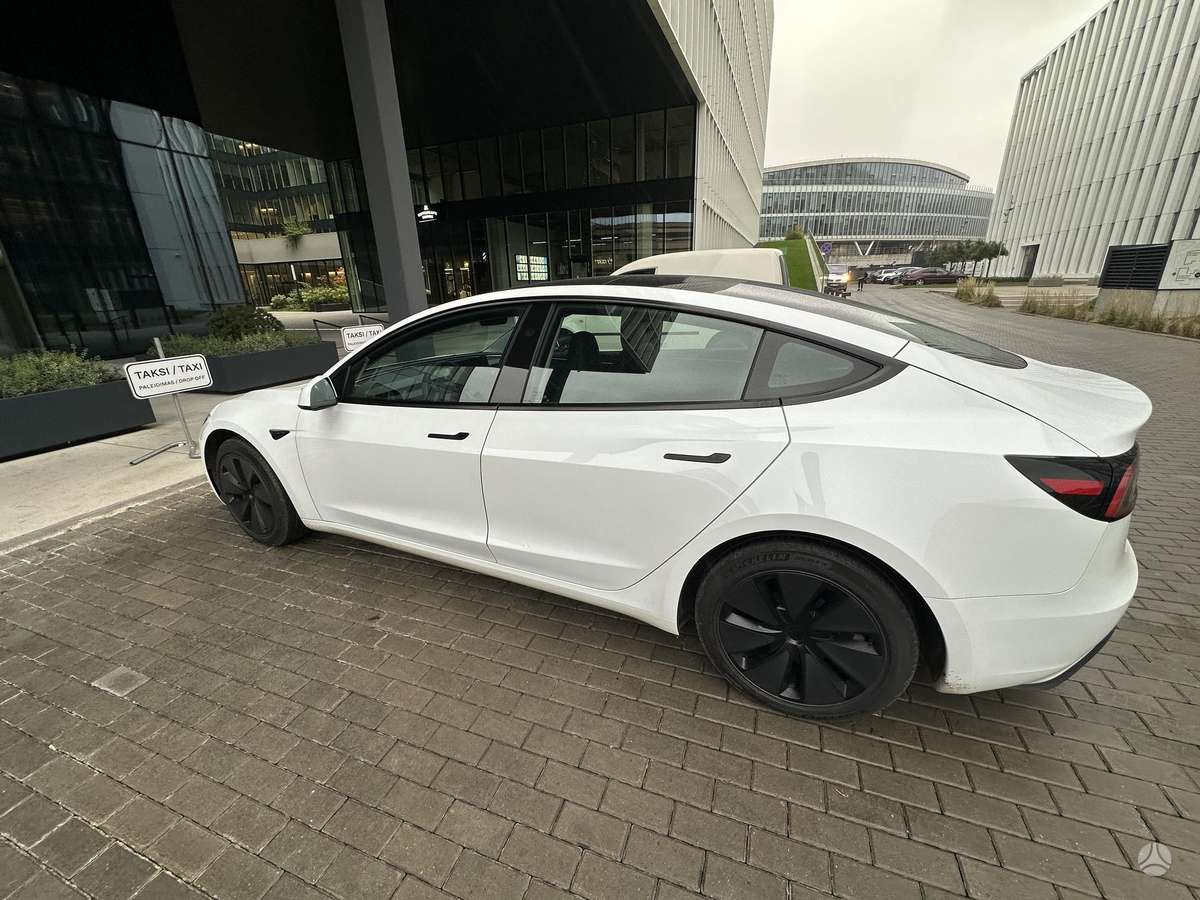 Tesla Model 3, 82 кВт·ч, Седан