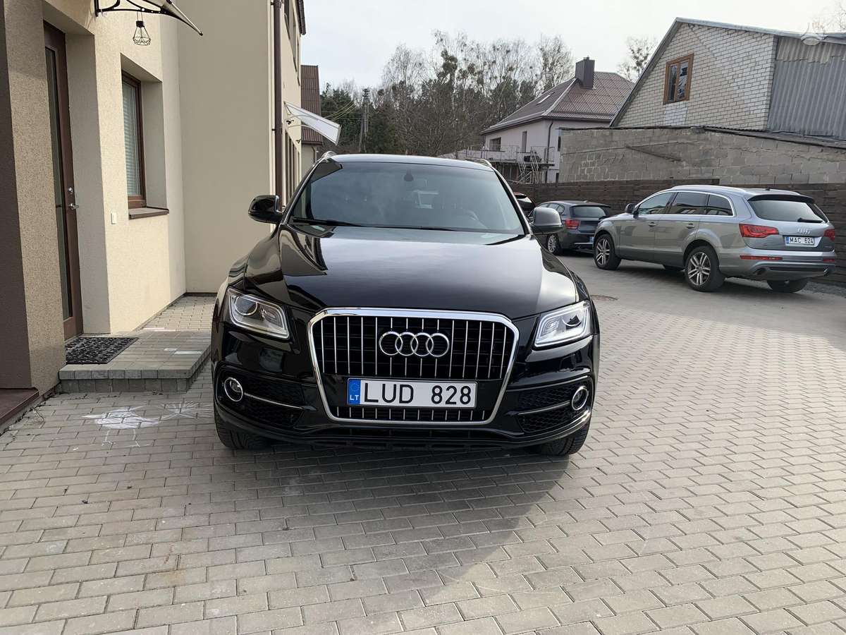 Audi Q5, 2.0 l., off-road / crossover