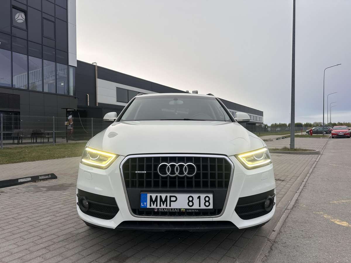Audi Q3, 2.0 l., off-road / crossover