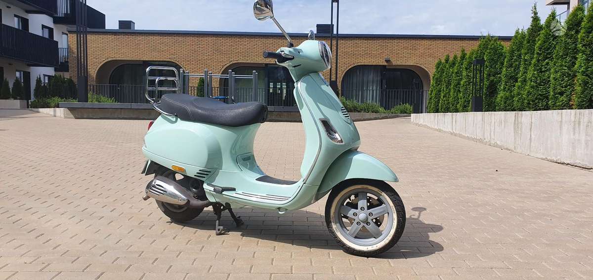 Piaggio Vespa 49cc, scooters / mopeds