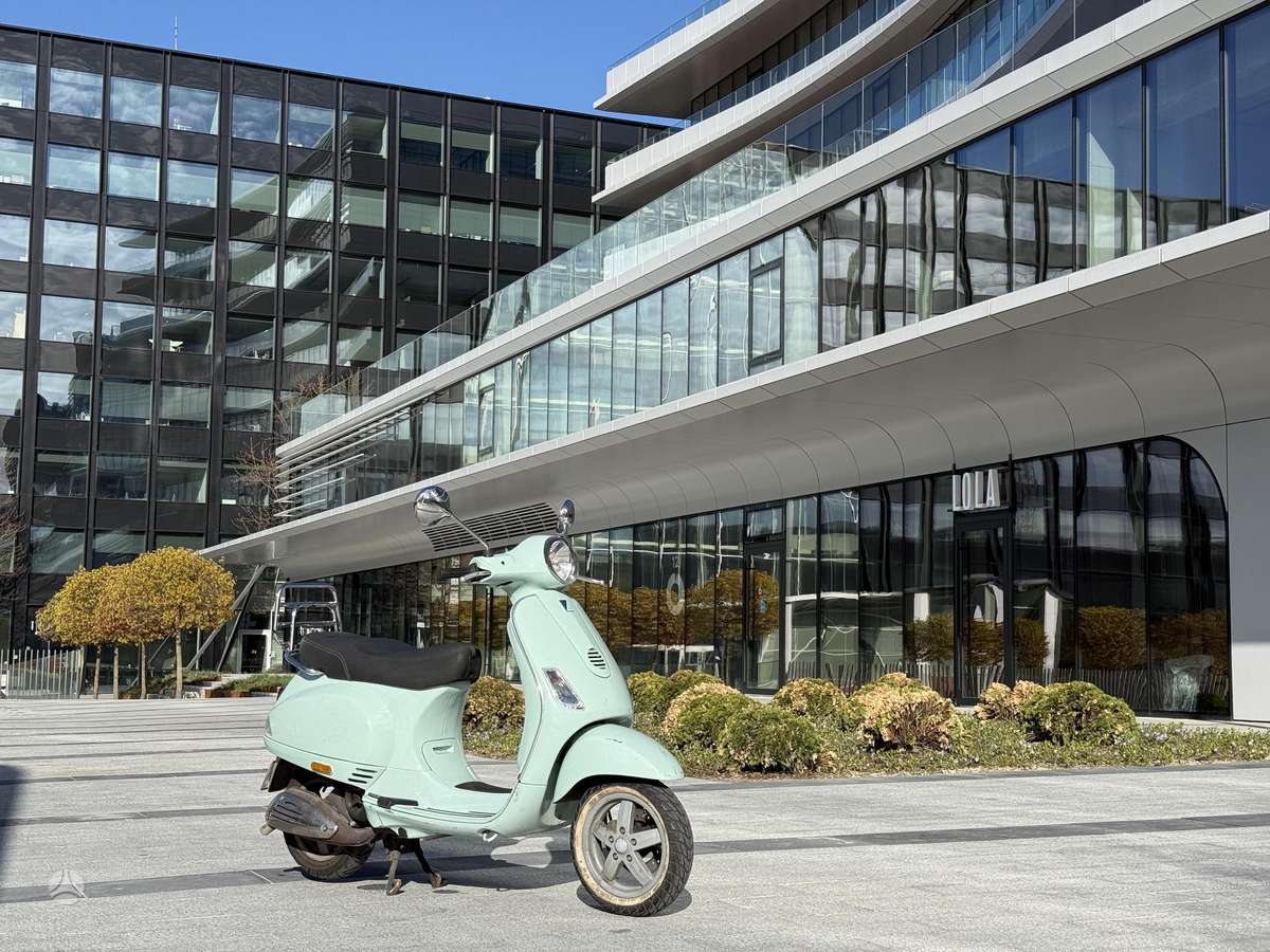 Piaggio Vespa 49cc, scooters / mopeds