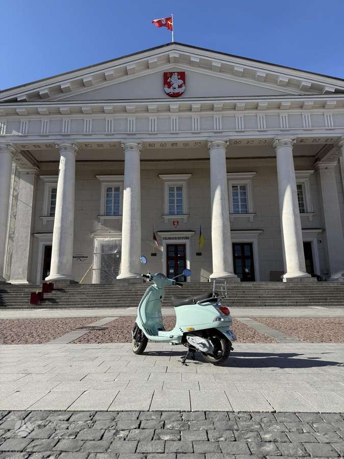 Piaggio Vespa 49cc, scooters / mopeds