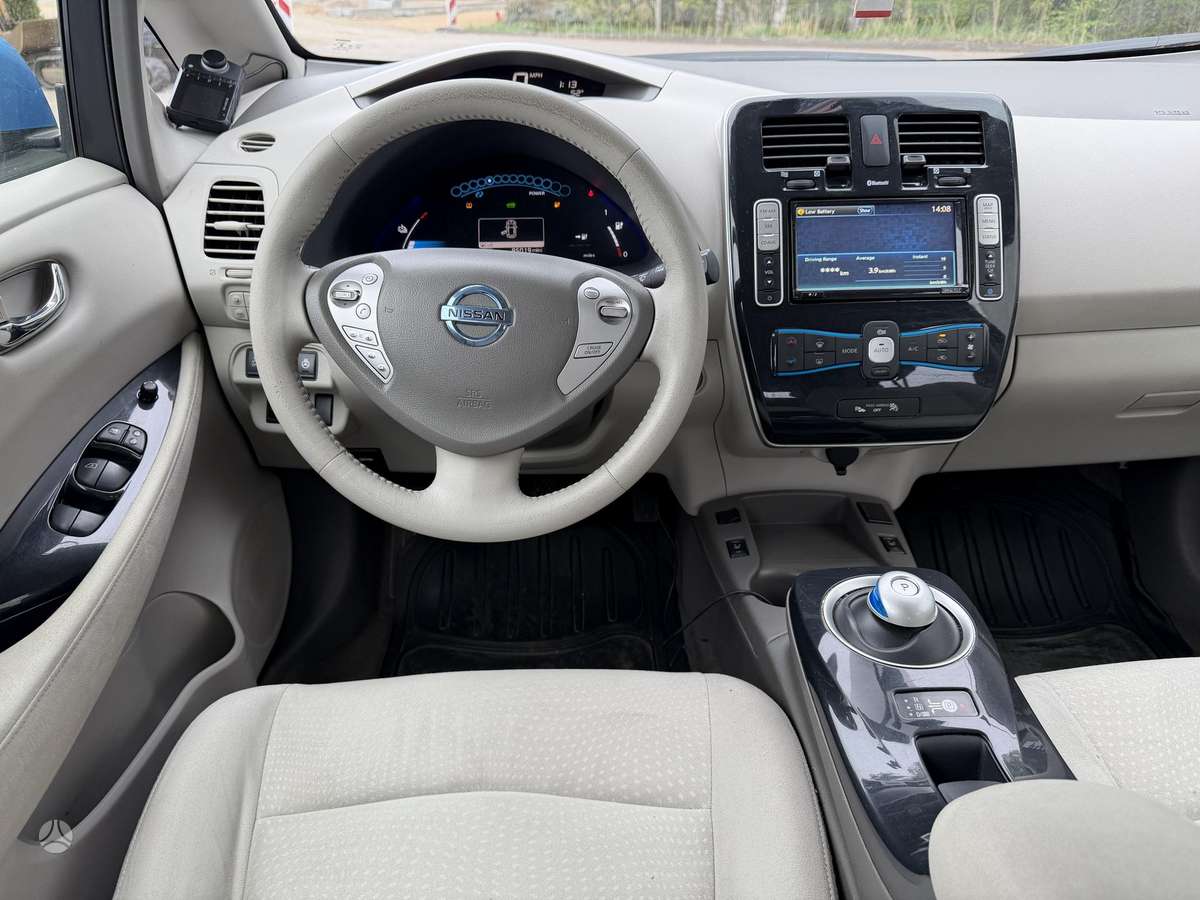 Nissan Leaf, 24 kWh, hatchback