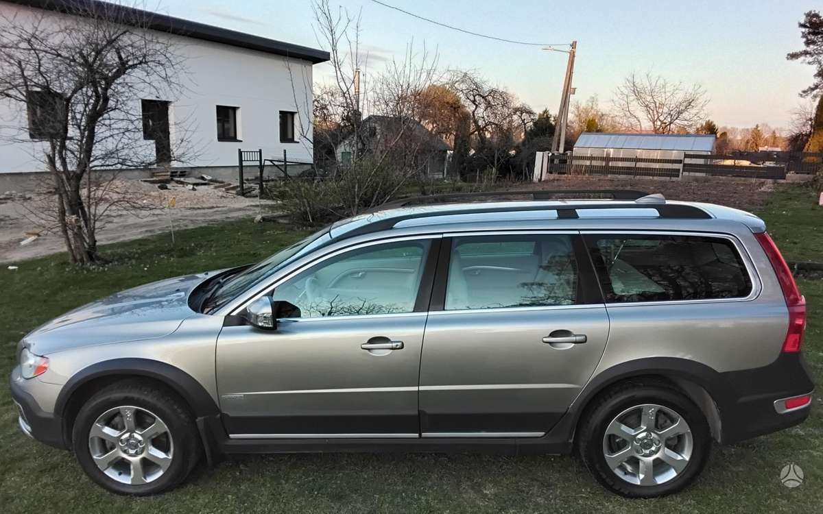 Volvo XC70, 2.4 l., wagon