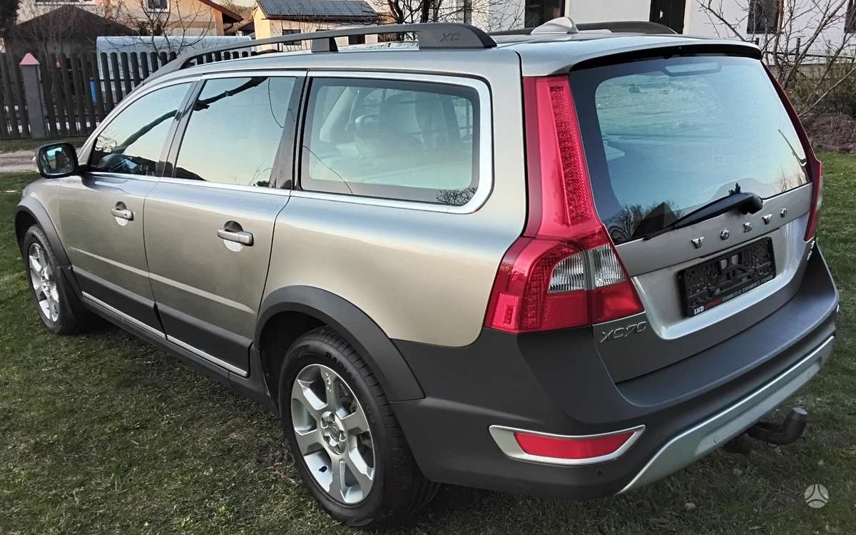 Volvo XC70, 2.4 l., wagon