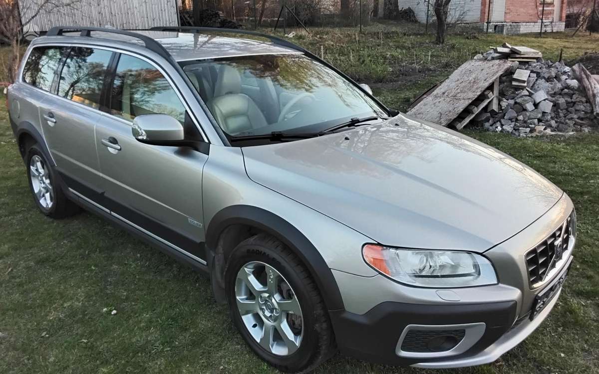Volvo XC70, 2.4 l., wagon