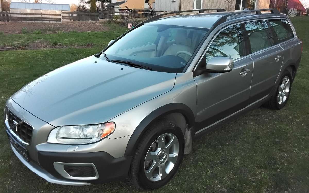 Volvo XC70, 2.4 l., wagon