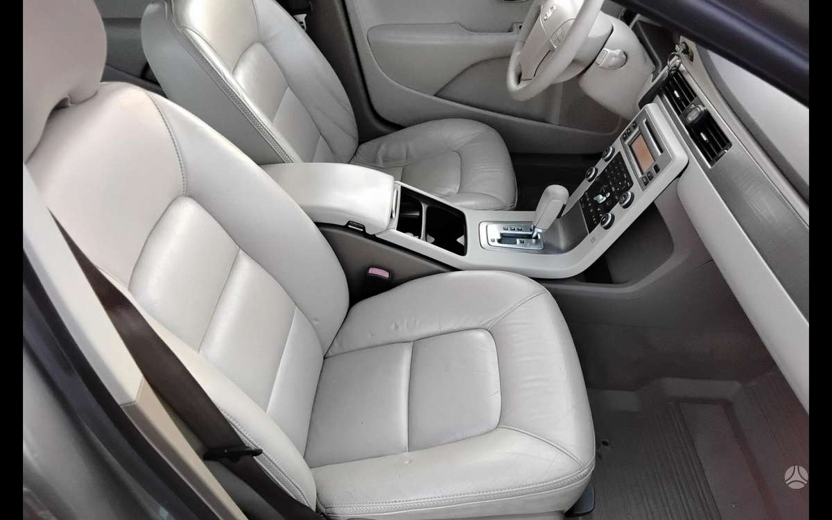 Volvo XC70, 2.4 l., wagon