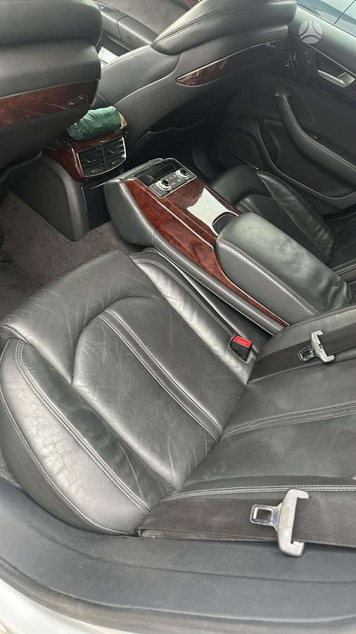 Audi A8, 4.1 l., sedanas