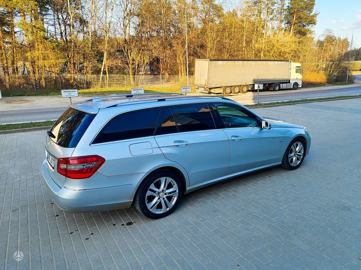 Mercedes-Benz E200, 2.1 l., Универсал