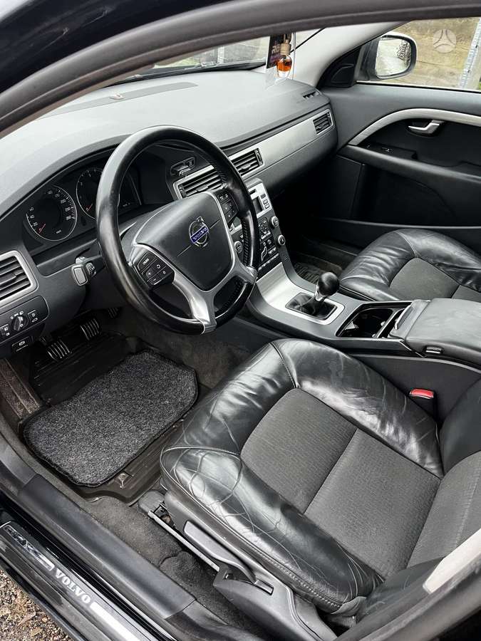Volvo V70, 2.4 l., wagon