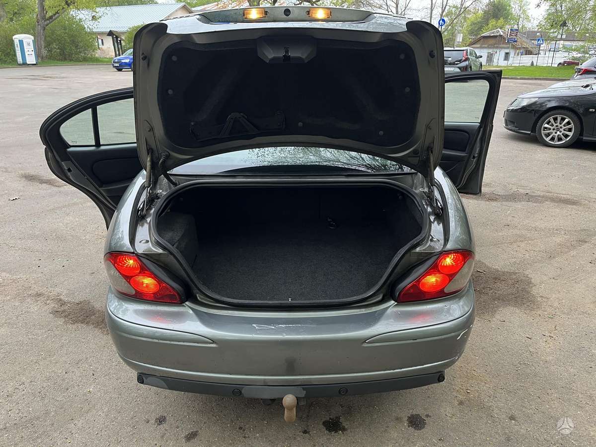 Jaguar X-Type, 2.2 l., sedanas