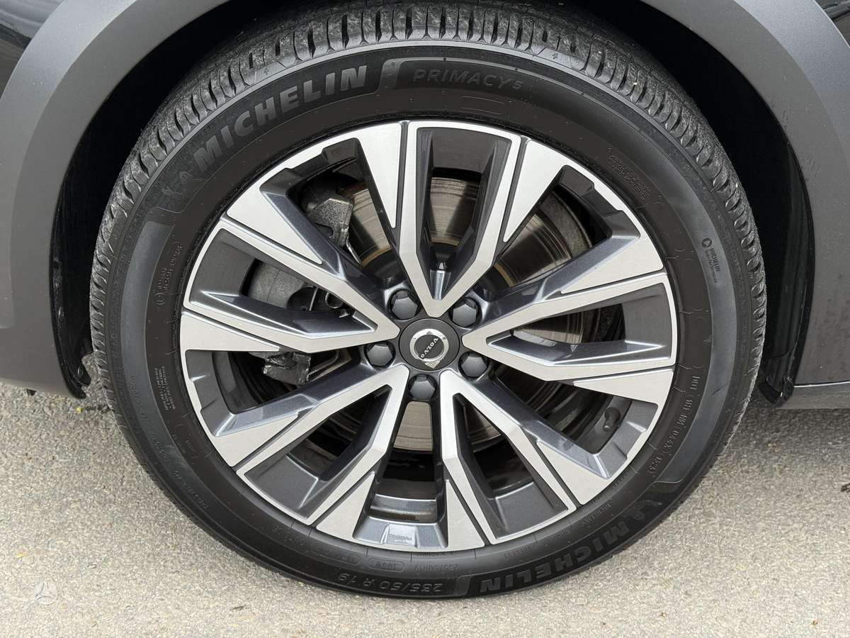 Volvo V90 Cross Country, Универсал