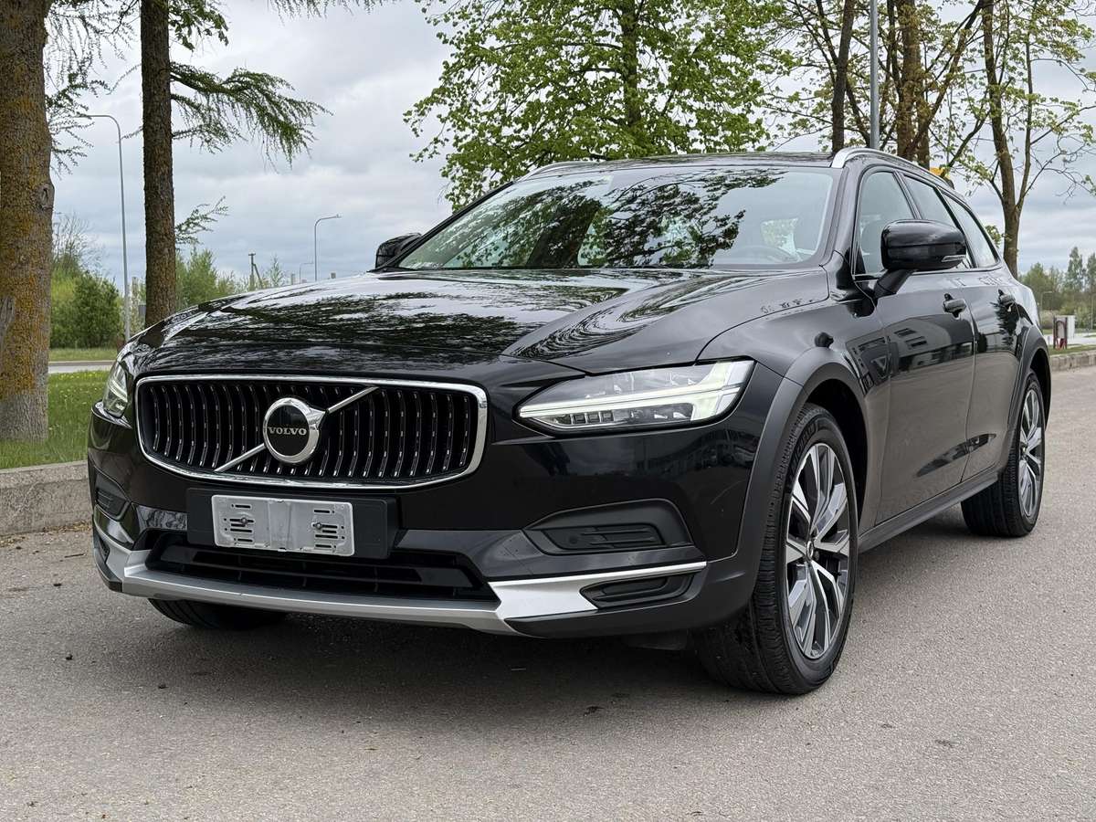 Volvo V90 Cross Country, Универсал