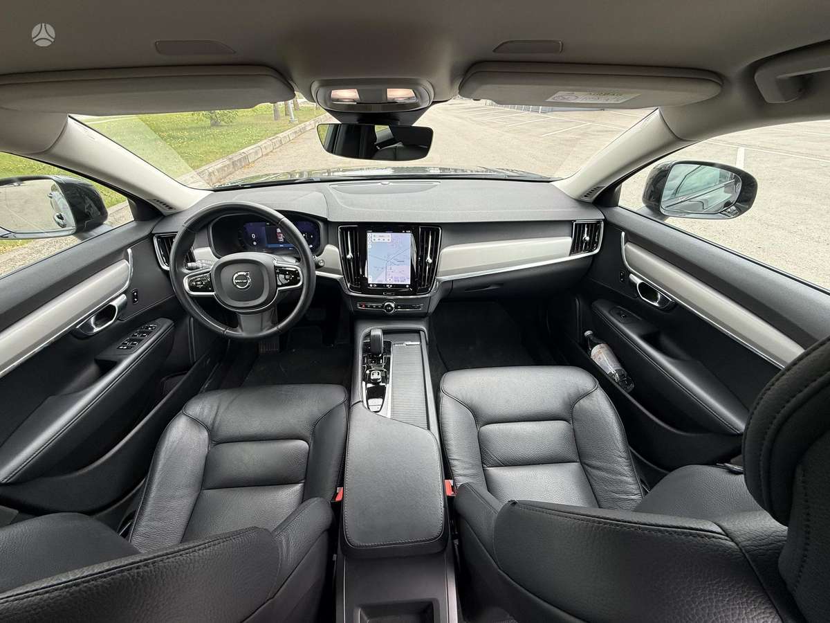 Volvo V90 Cross Country, Универсал